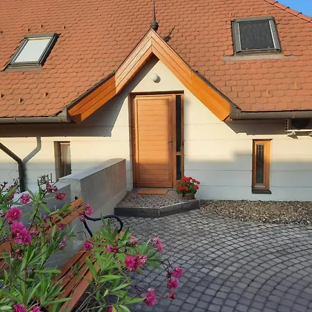Mon-csa * Balatonfured