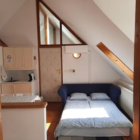 Mon-csa Apartmán *